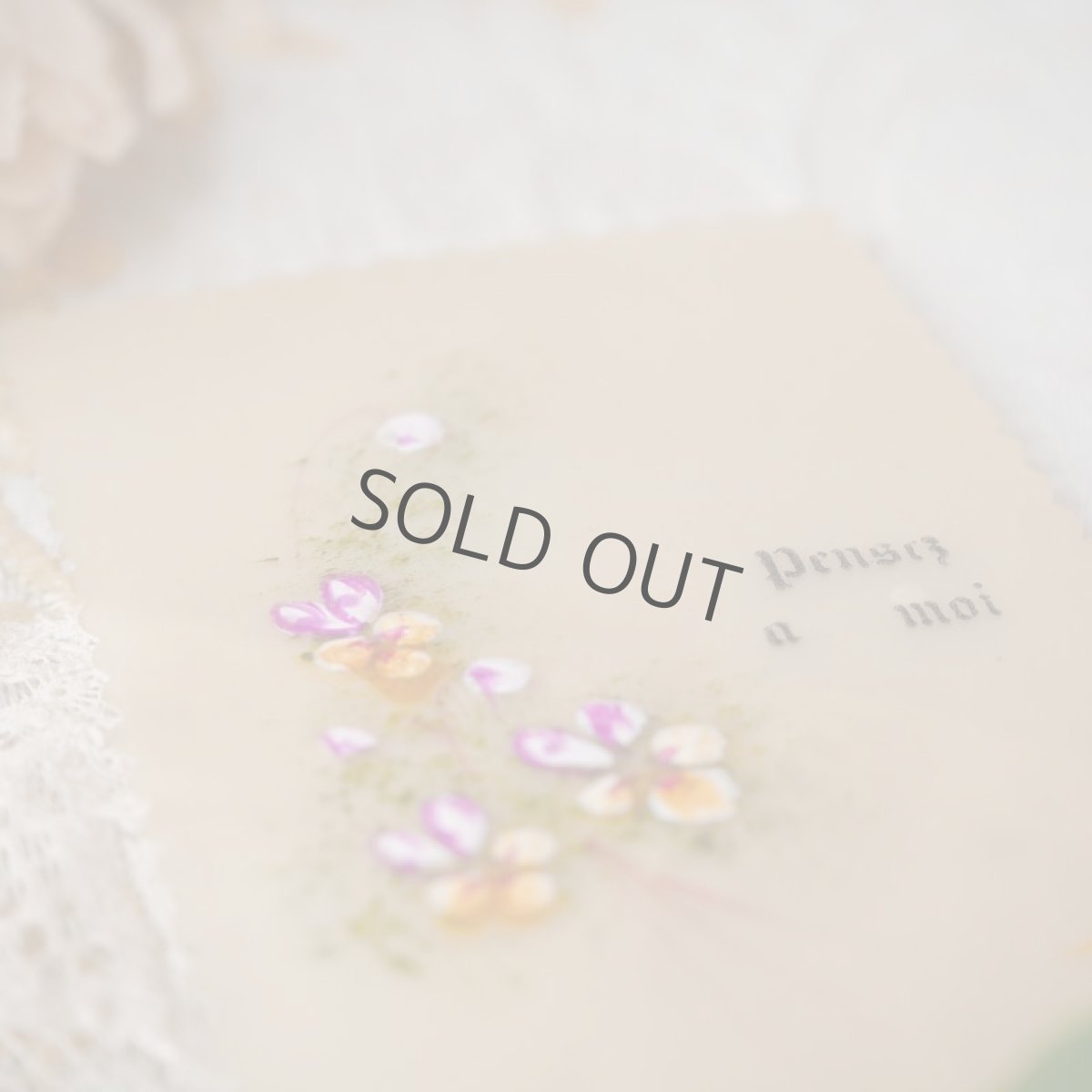 画像4: 古い小さなセルロイド製手描きの教会カード　パンジーと文字 (4)