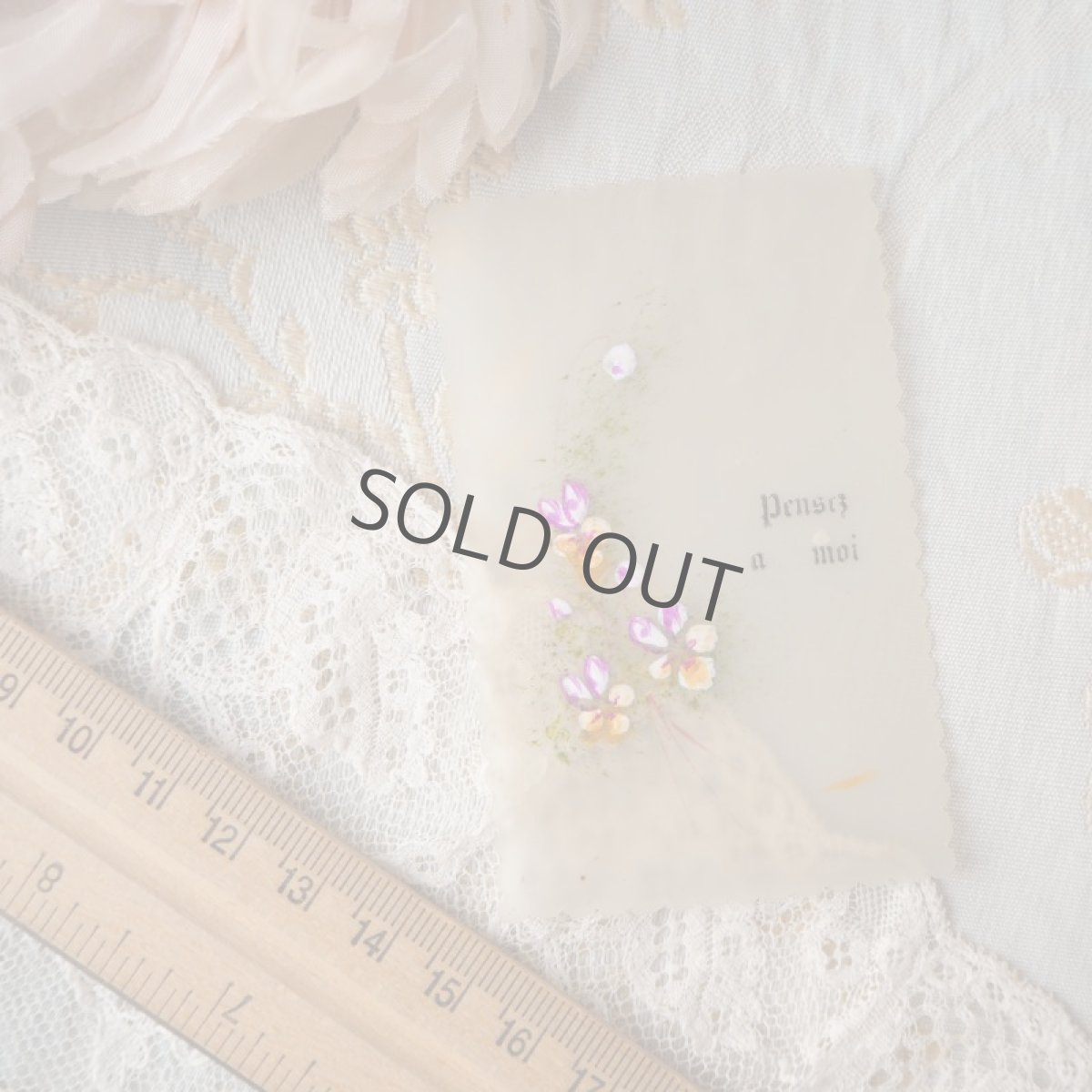 画像5: 古い小さなセルロイド製手描きの教会カード　パンジーと文字 (5)