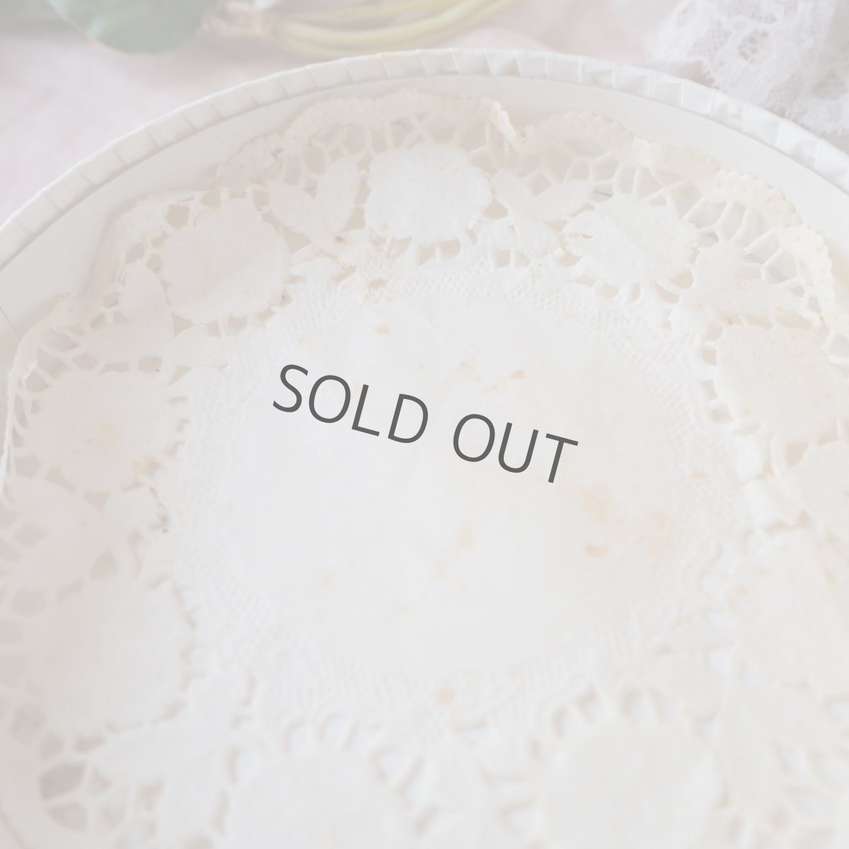 画像16: 子供とうさぎの絵柄　ドラジェの紙箱 (16)