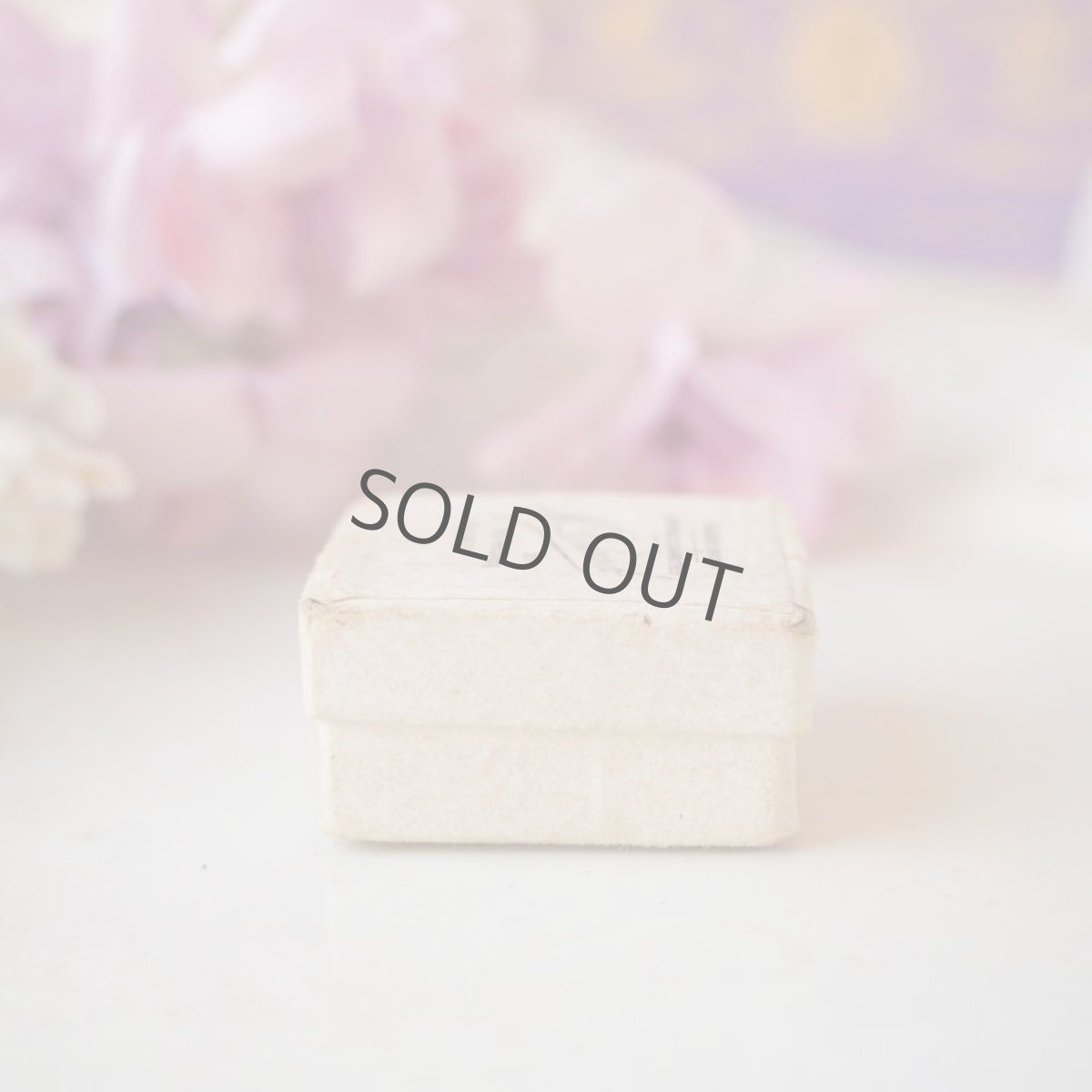 画像4: 古い小さな紙箱/白に黒文字 (4)