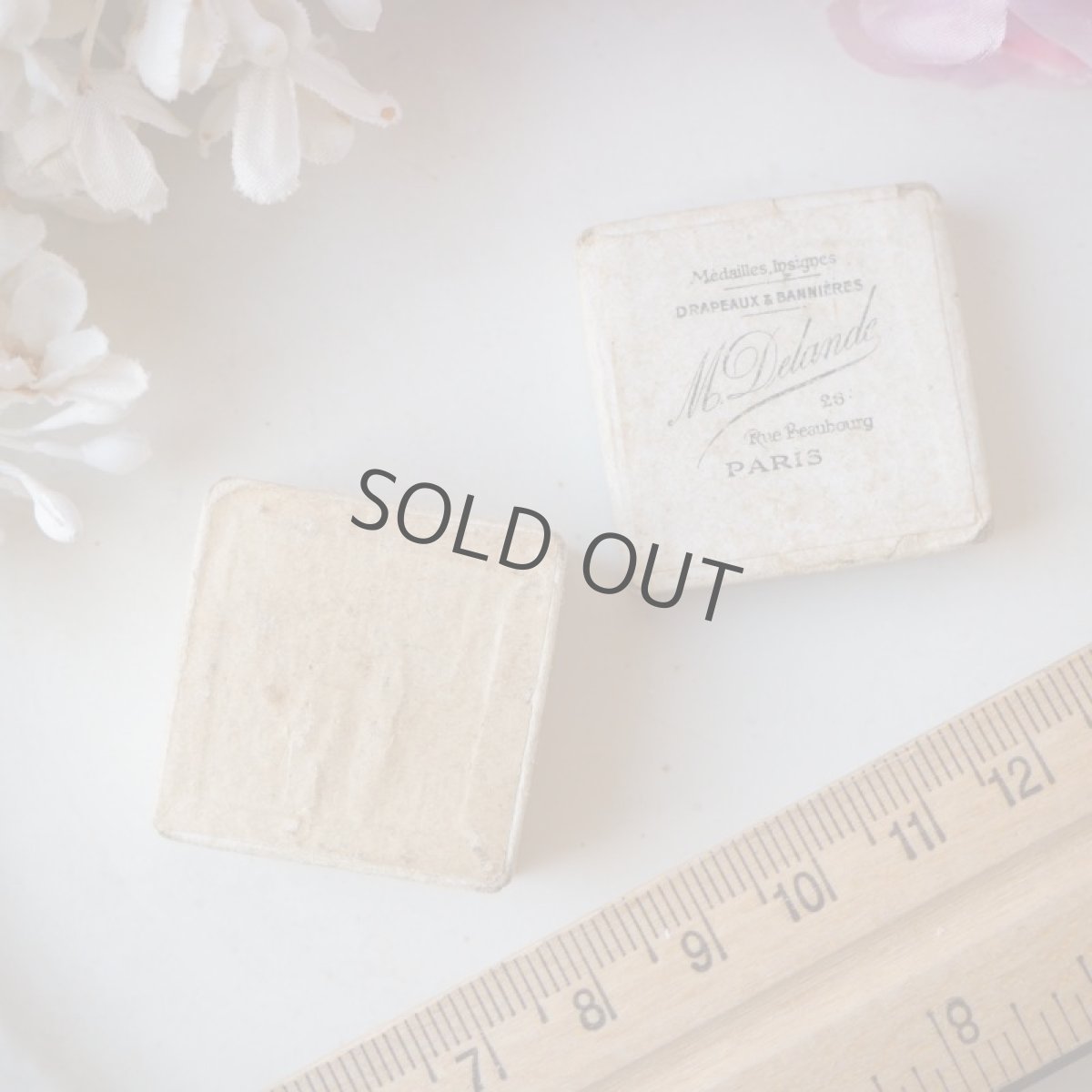 画像9: 古い小さな紙箱/白に黒文字 (9)