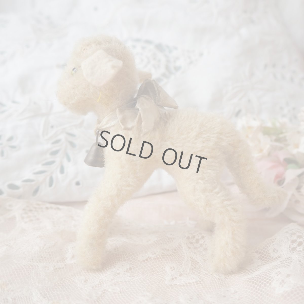 画像2: シュタイフ社製小さい羊の縫いぐるみ/SWAPL水色リボン (2)