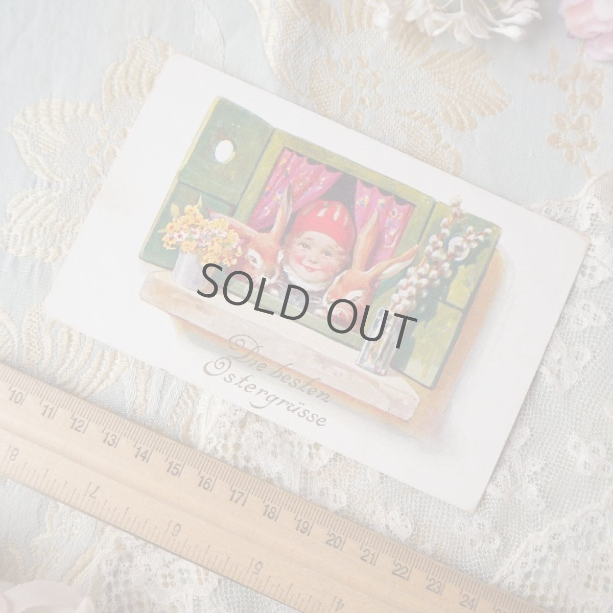 画像2: 緑の小窓ウサギと赤い帽子の少女のカード／イースター (2)