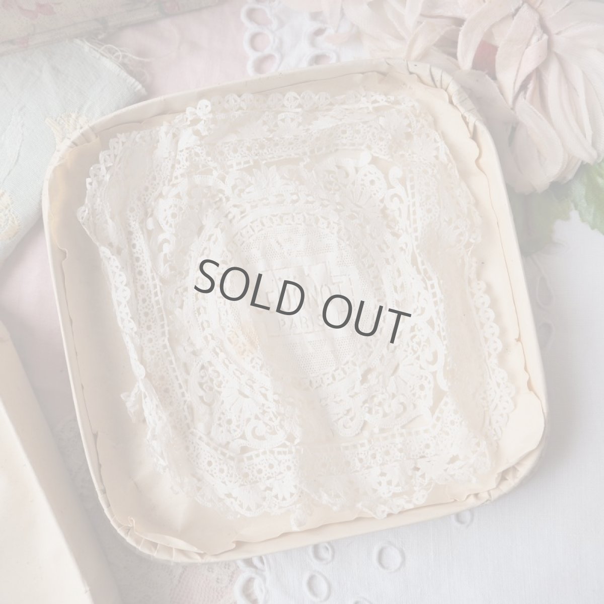 画像7: 天使の絵柄のドラジェBOX/紙箱 (7)