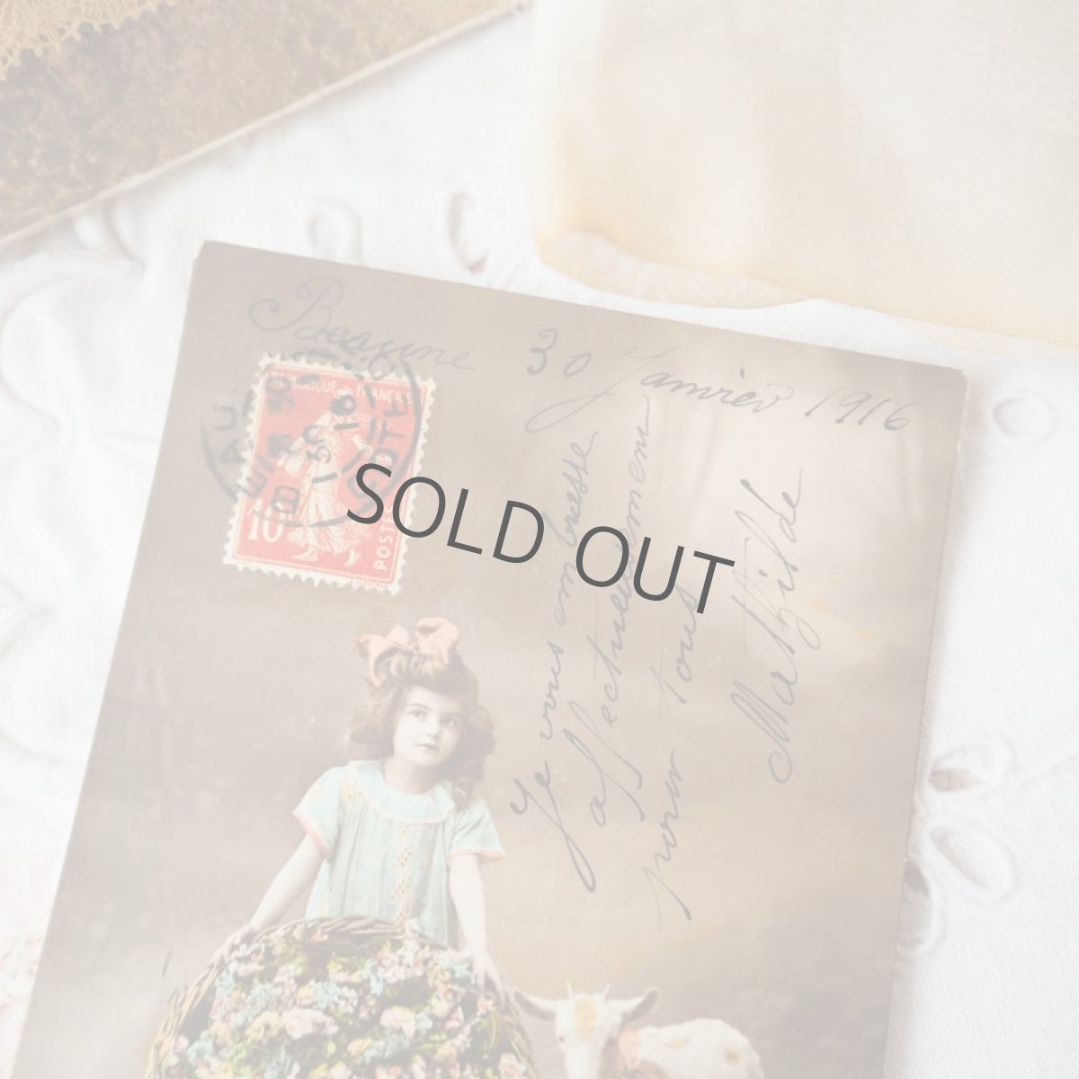 画像2: 少女と仔羊のポストカード (2)