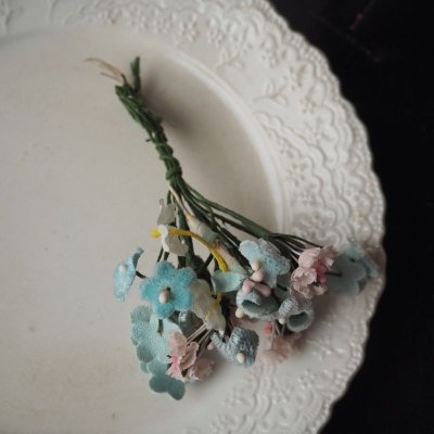 画像1: 布花　ピンクとブルー小花の花束/コサージュ