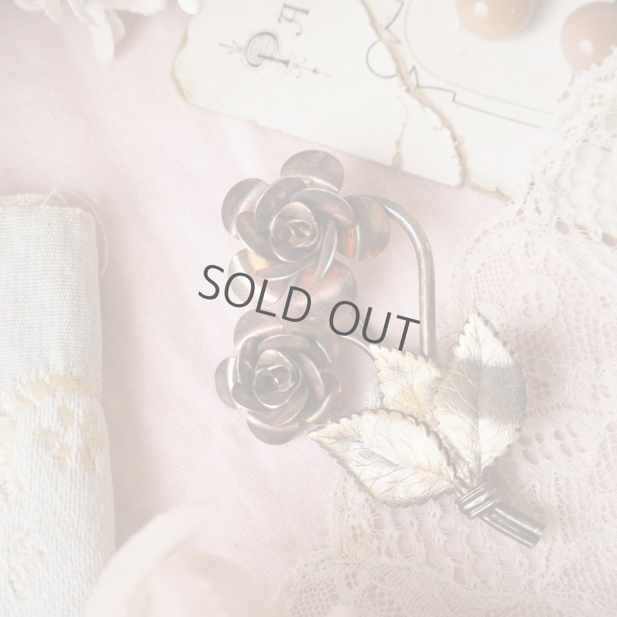 画像2: 薔薇の花の銅色ブローチ (2)