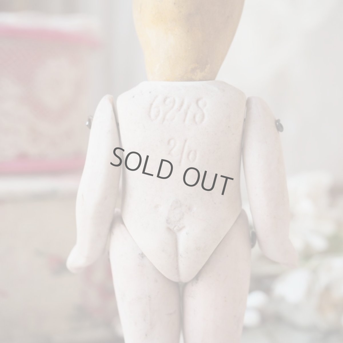 画像9: イースターバニーの着ぐるみビスクドール (9)