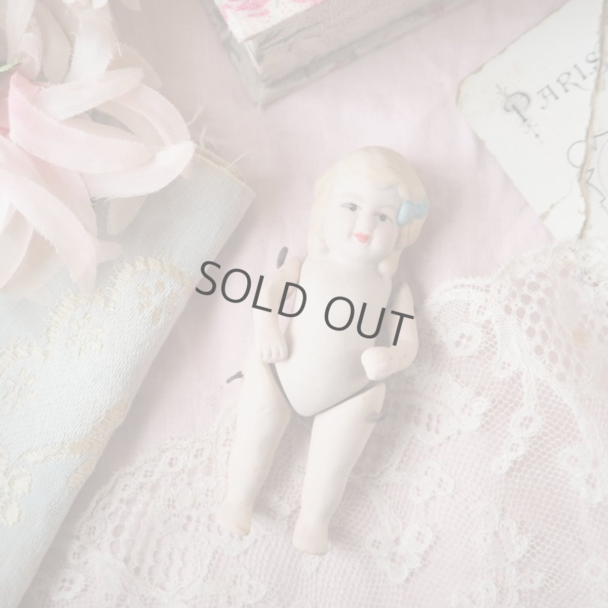 画像2: 青いリボンの小さなビスクドール (2)