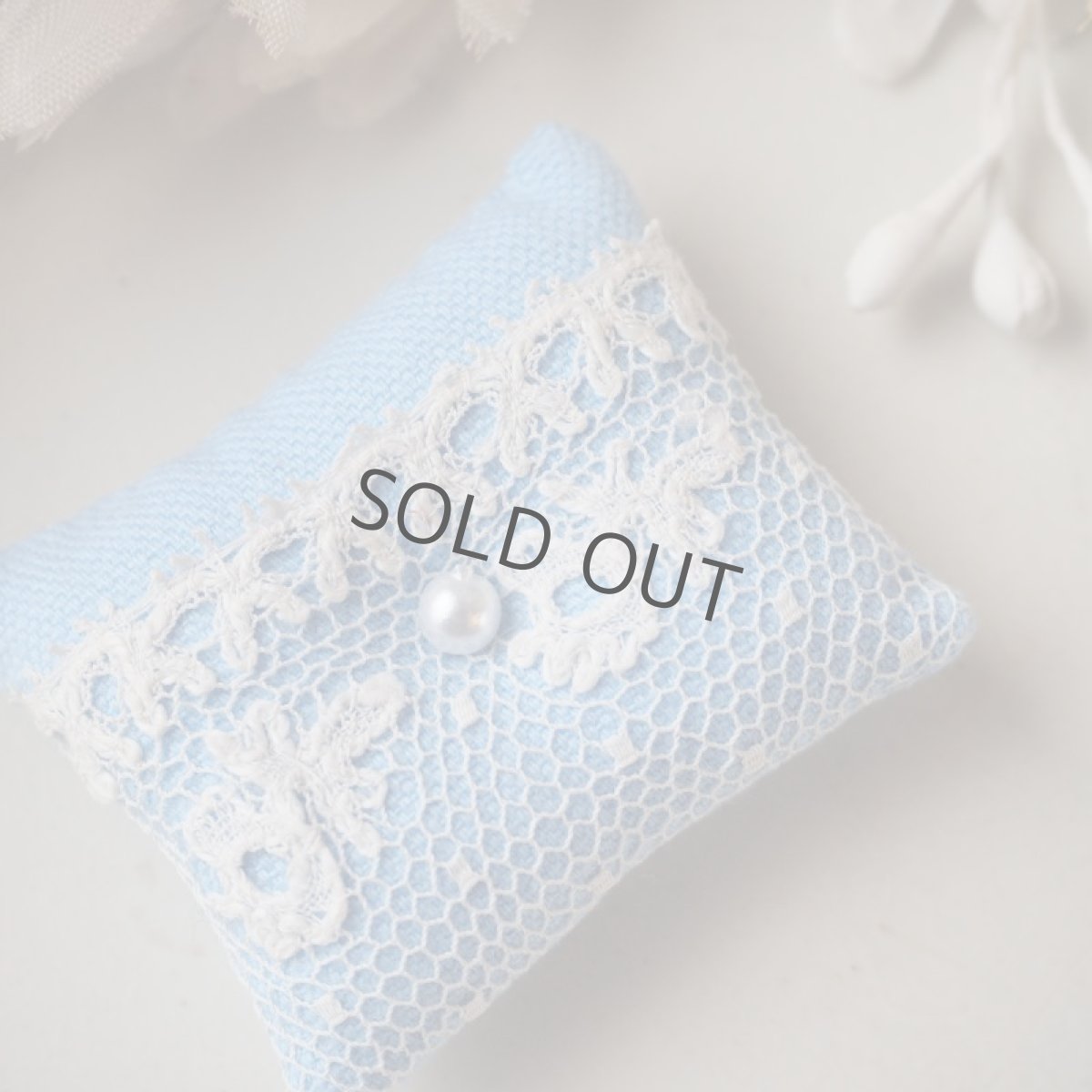 画像7: レースとパールのミニミニクッション (7)