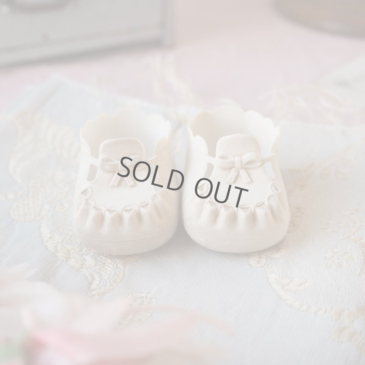 画像2: ドール用白い小さなペア靴/縁スカラップベビーシューズ (2)