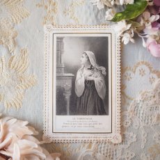 画像1: ヴェールの女性と十字架の教会カード (1)