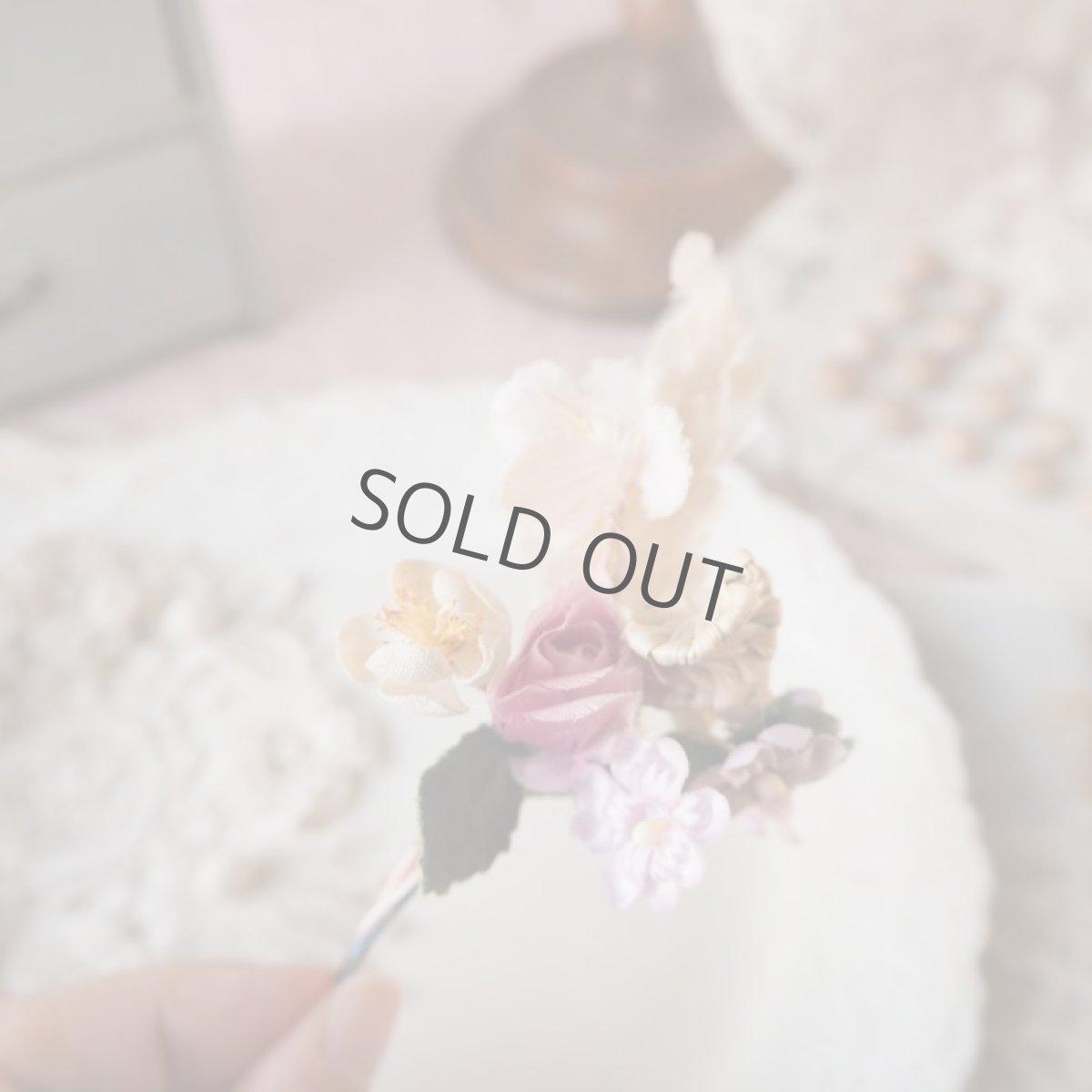 画像7: 白、ベージュ、薄いピンク色の布花/可憐で小さなブーケ (7)