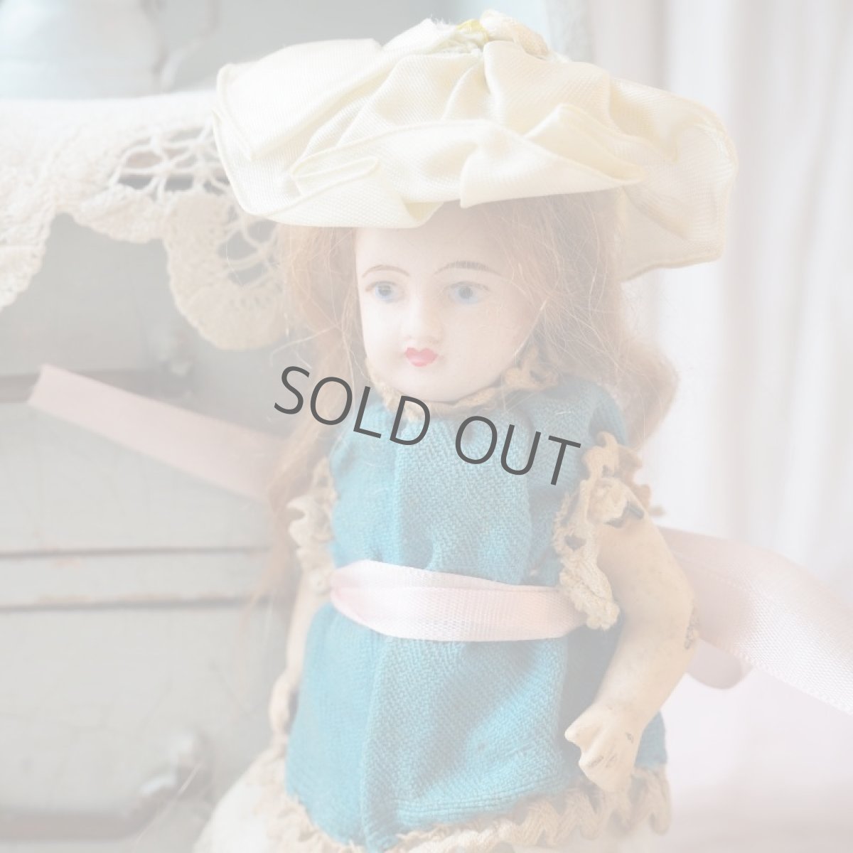 画像12: フランス製小さなお人形ミニョネット/青いワンピース (12)