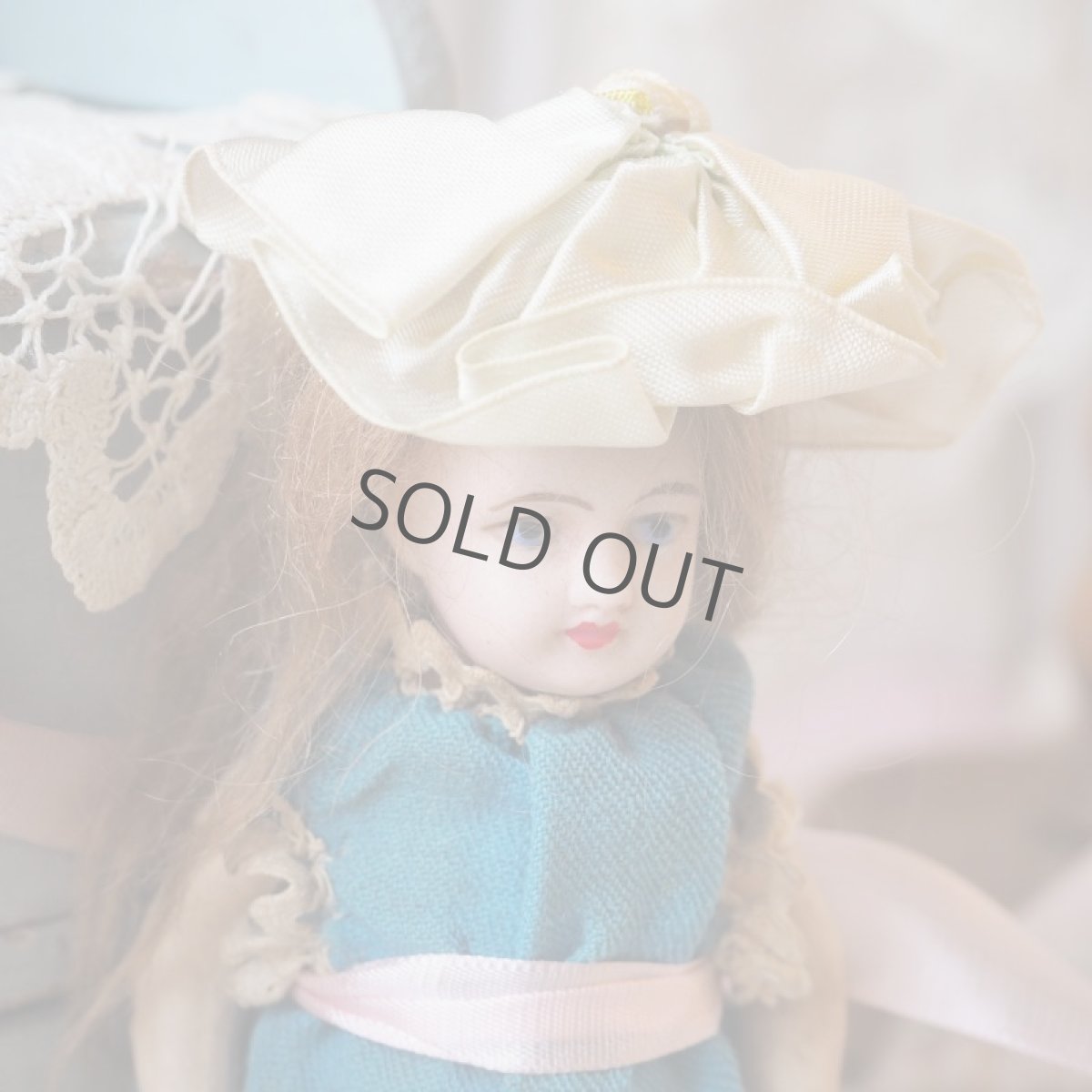 画像11: フランス製小さなお人形ミニョネット/青いワンピース (11)