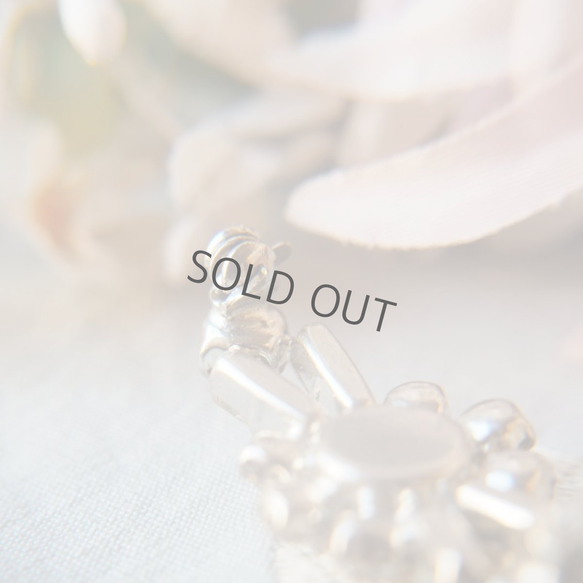 画像6: クリアガラスの小ぶりなブローチ (6)