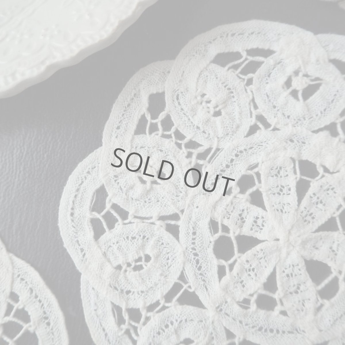 画像2: 小さめテープレース繋ぎのドイリー (2)