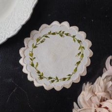 画像1: 小さなドイリーピンクの小薔薇蕾のシルク刺繍 (1)