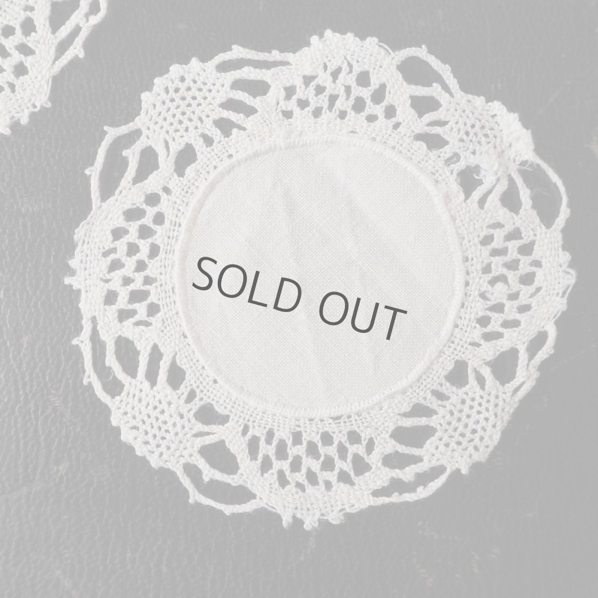 画像2: 小さな手仕事ドイリー/縁ボビンレース (2)