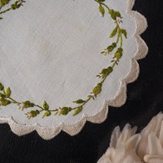 画像3: 小さなドイリーピンクの小薔薇蕾のシルク刺繍 (3)