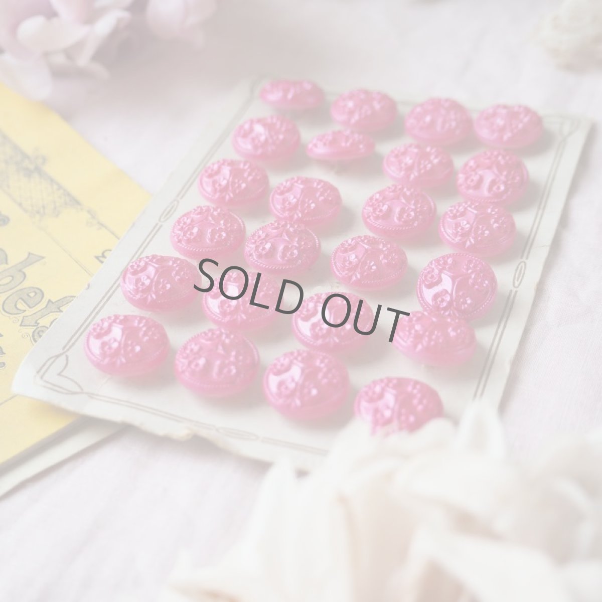 画像5: 小さめガラスボタン/小花柄濃いピンク色 (5)