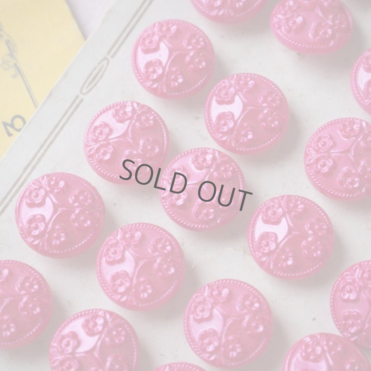 画像4: 小さめガラスボタン/小花柄濃いピンク色 (4)