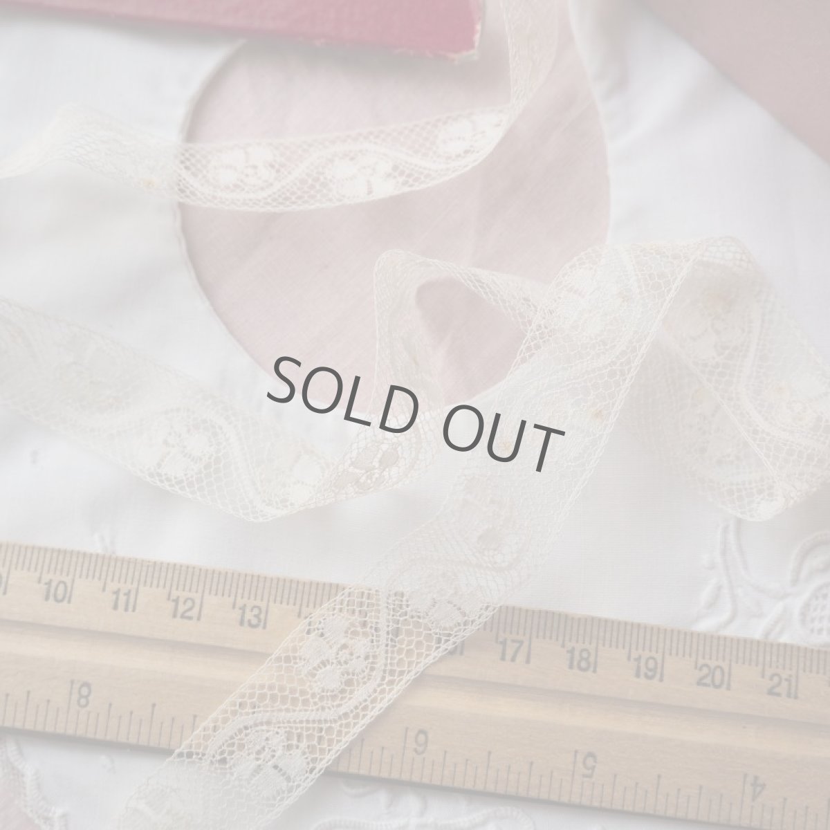 画像3: ※汚れあり/波と花モチーフのレース/幅1.6/濃い生成り(50cm~) (3)