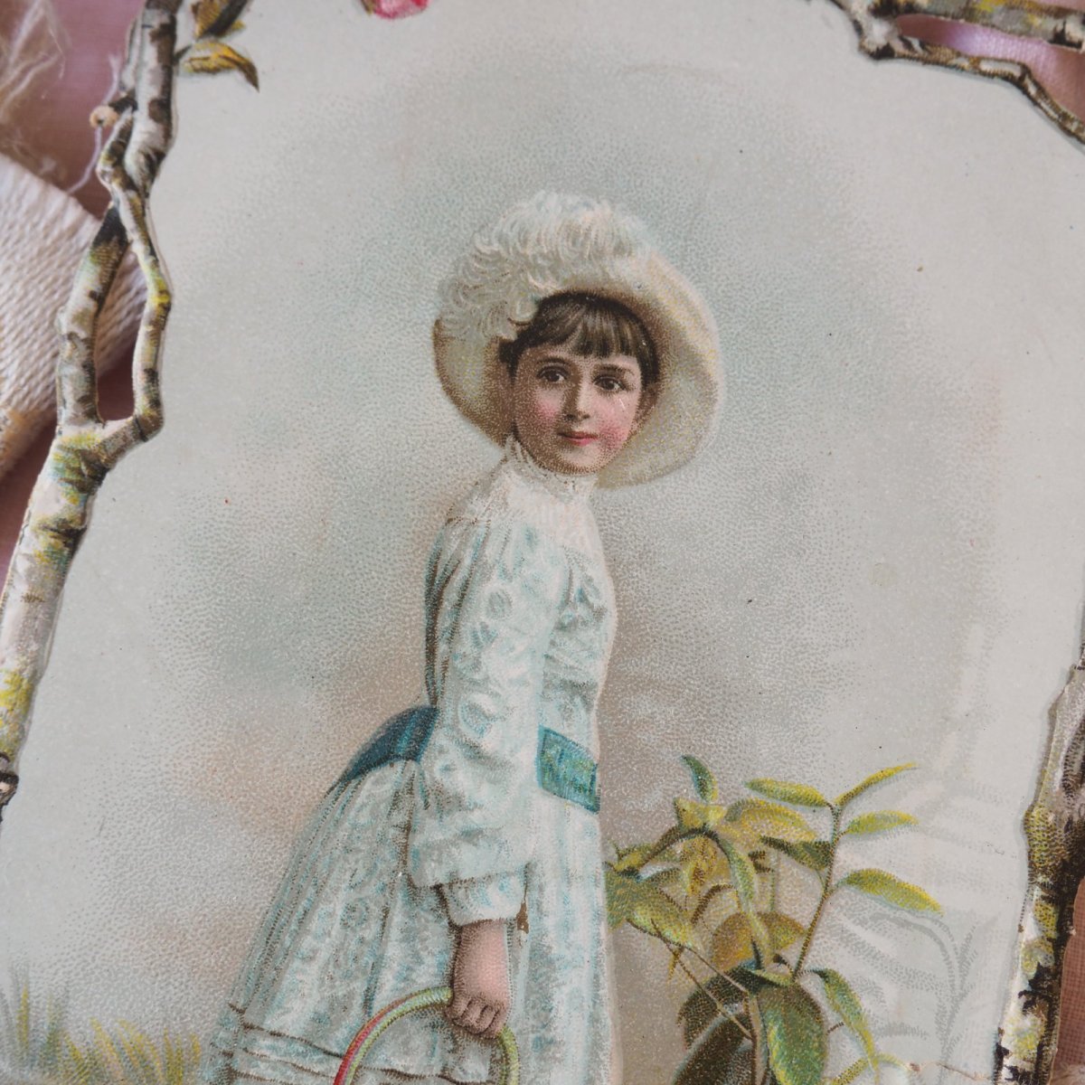 画像4: ジョウロを持つ少女、薔薇のフレームのクロモカード (4)