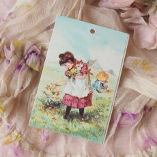 画像2: 花を摘む少女の絵柄のメッセージカード/ギフトタグ (2)