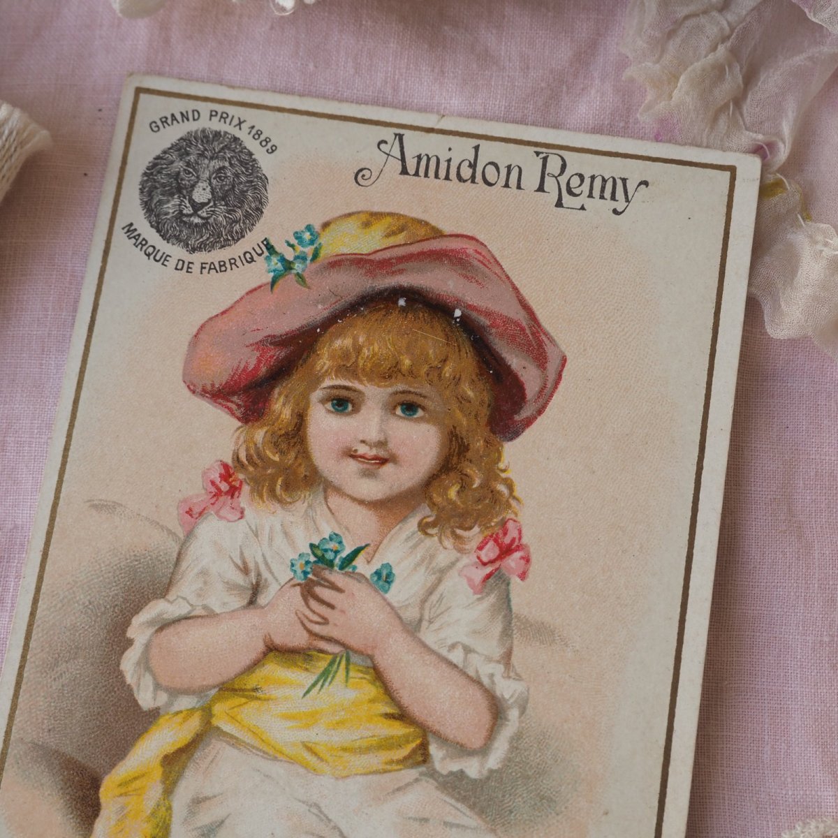 画像2: 広告付きクロモカード/ピンク色帽子の少女 (2)