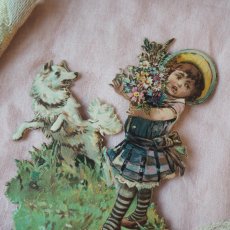 画像2: 花束を抱えた少女と白い犬のクロモカード/レアな絵柄型抜き (2)