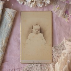 画像1: モノクロベビーの写真フォトカード (1)