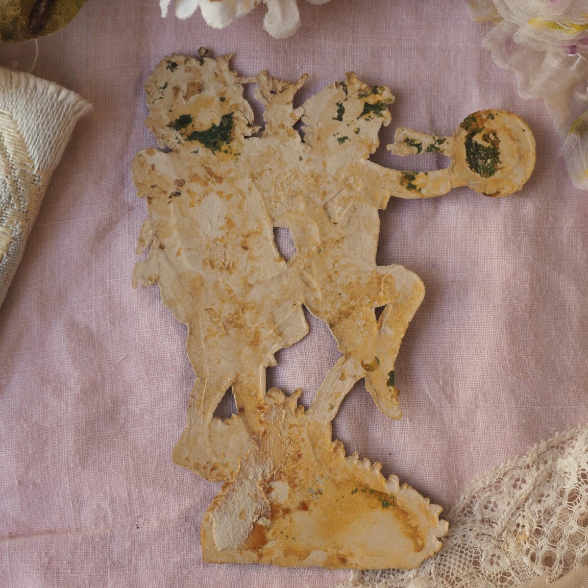 画像5: 花冠を付けた少年と少女のクロモカード/レアな絵柄型抜き (5)