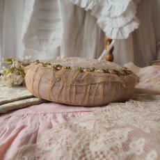 画像8: チュールレースのドールサイズ小さなクッション/ロココリボン飾り (8)