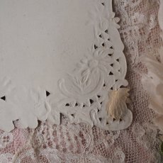 画像11: 赤いドット柄のワンピースの少女IBLED/チョコレート広告クロモカード (11)