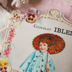 画像2: 赤い傘の少女IBLED/チョコレート広告クロモカード (2)