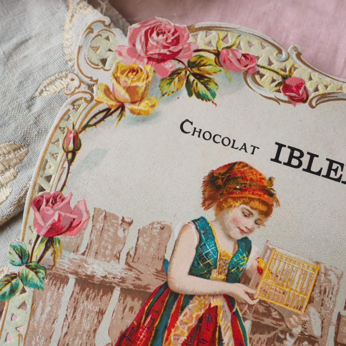画像2: 鳥籠を持つ少女IBLED/チョコレート広告クロモカード (2)
