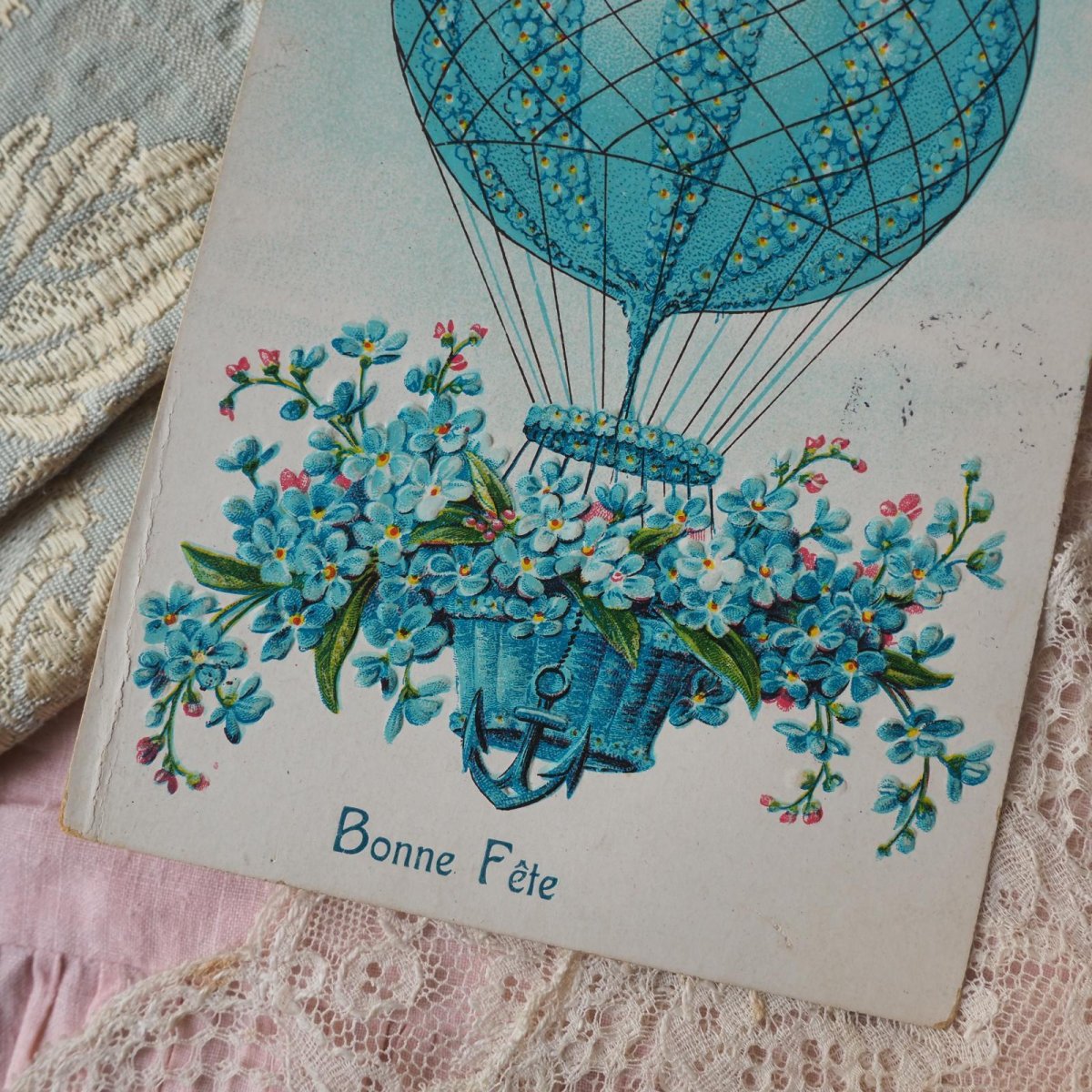 画像3: 勿忘草の青い気球の花籠エンボスカード (3)