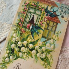 画像4: スズランの花、小窓にハートのリースを運ぶツバメのカード (4)