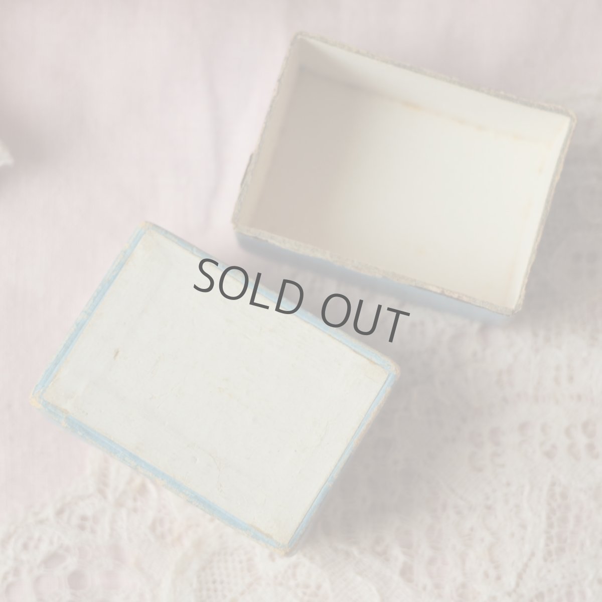 画像8: 古いジュエリー屋さんの青い紙箱/ボルドーのリングケース (8)