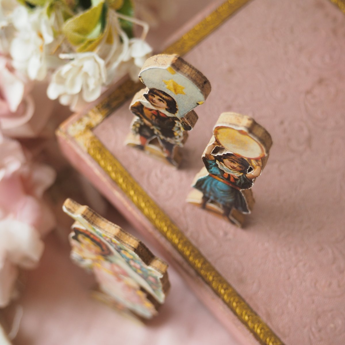 画像8: レアなクロモカードフィギュア7個セット/木製の小さなお人形 (8)