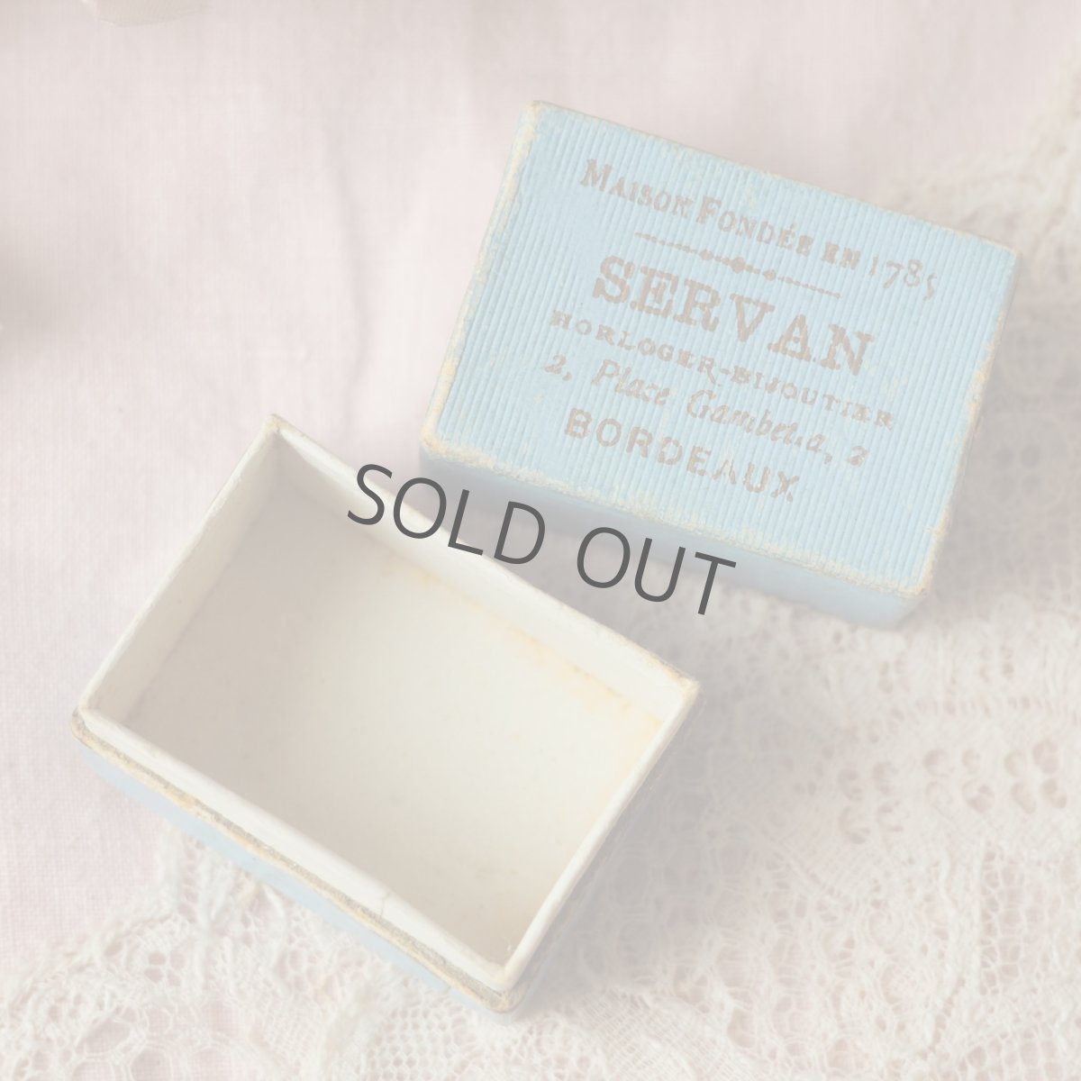 画像7: 古いジュエリー屋さんの青い紙箱/ボルドーのリングケース (7)