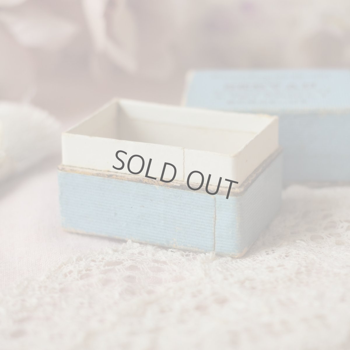 画像9: 古いジュエリー屋さんの青い紙箱/ボルドーのリングケース (9)