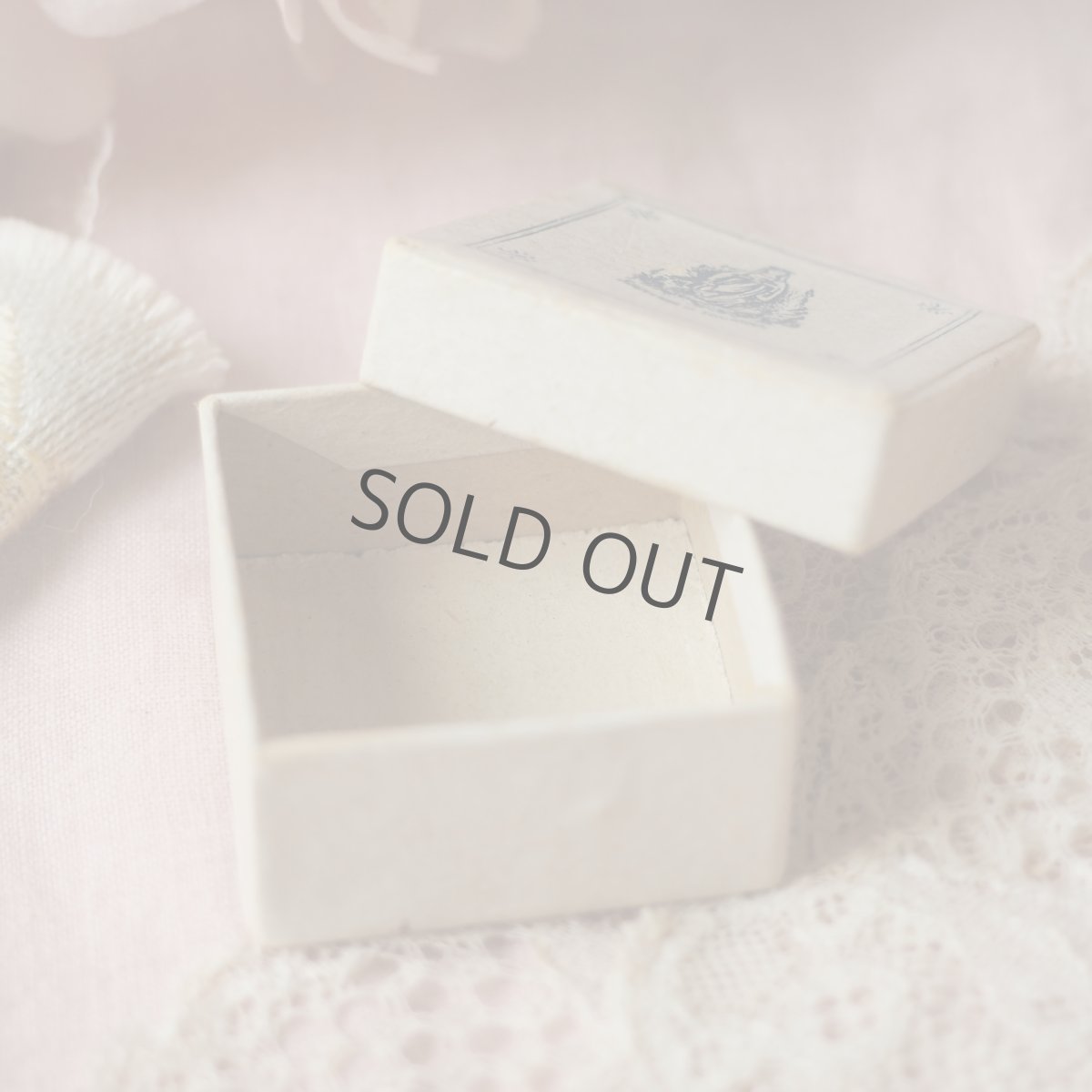 画像10: マリア様の絵の小さな古い紙箱/ルルド (10)