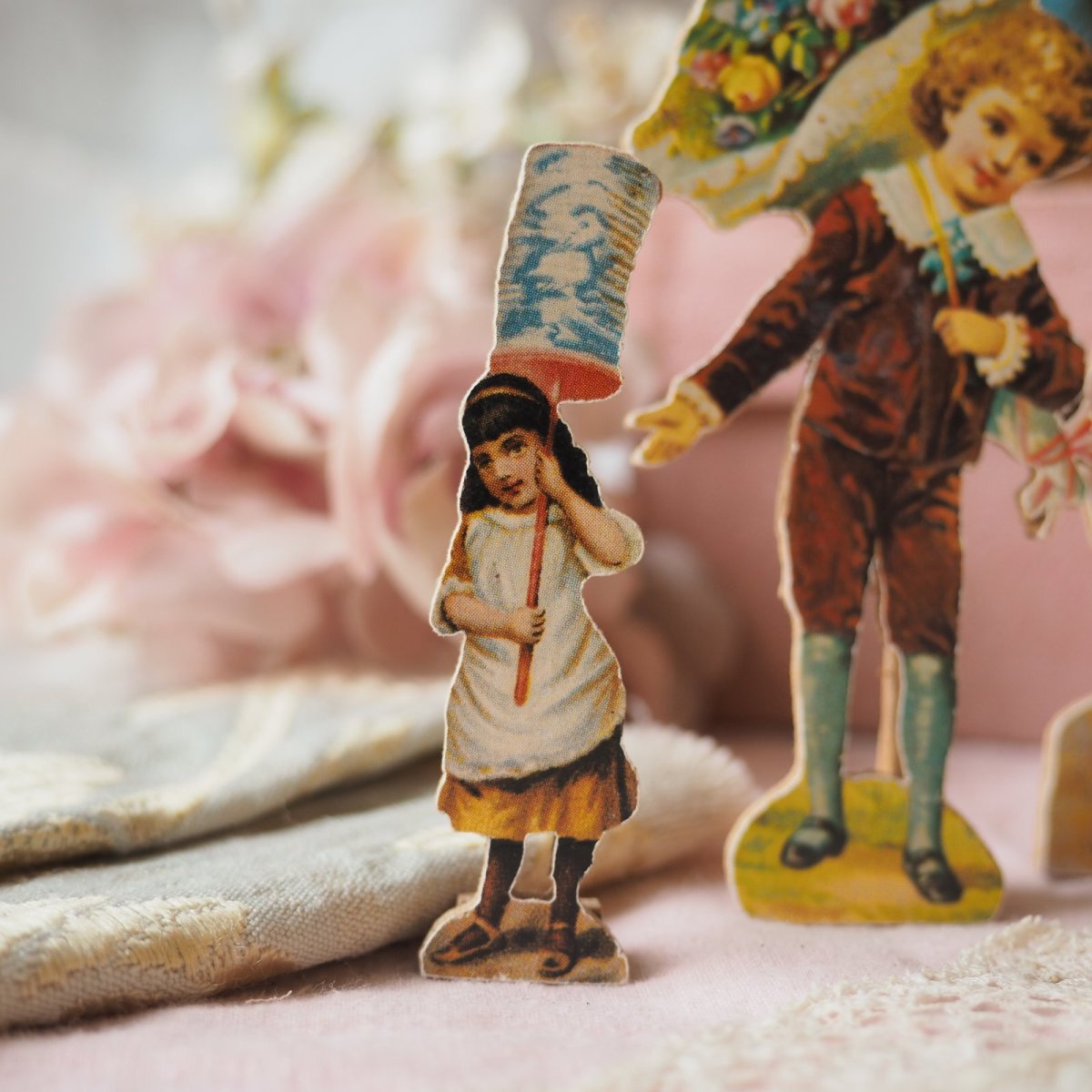 画像2: レアなクロモカードフィギュア7個セット/木製の小さなお人形 (2)