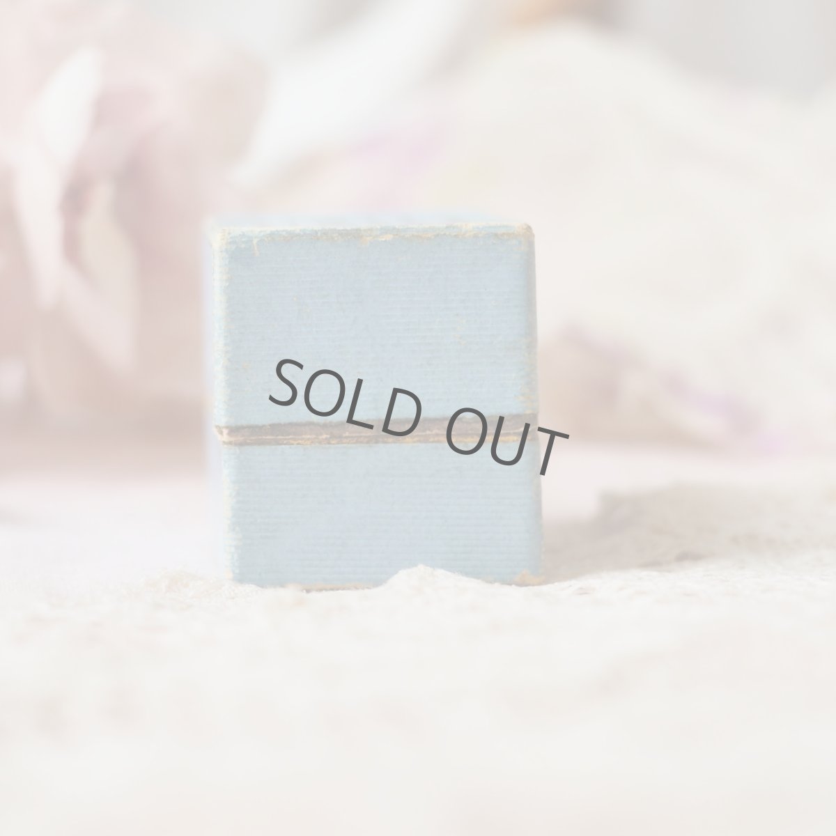 画像4: 古いジュエリー屋さんの青い紙箱/ボルドーのリングケース (4)