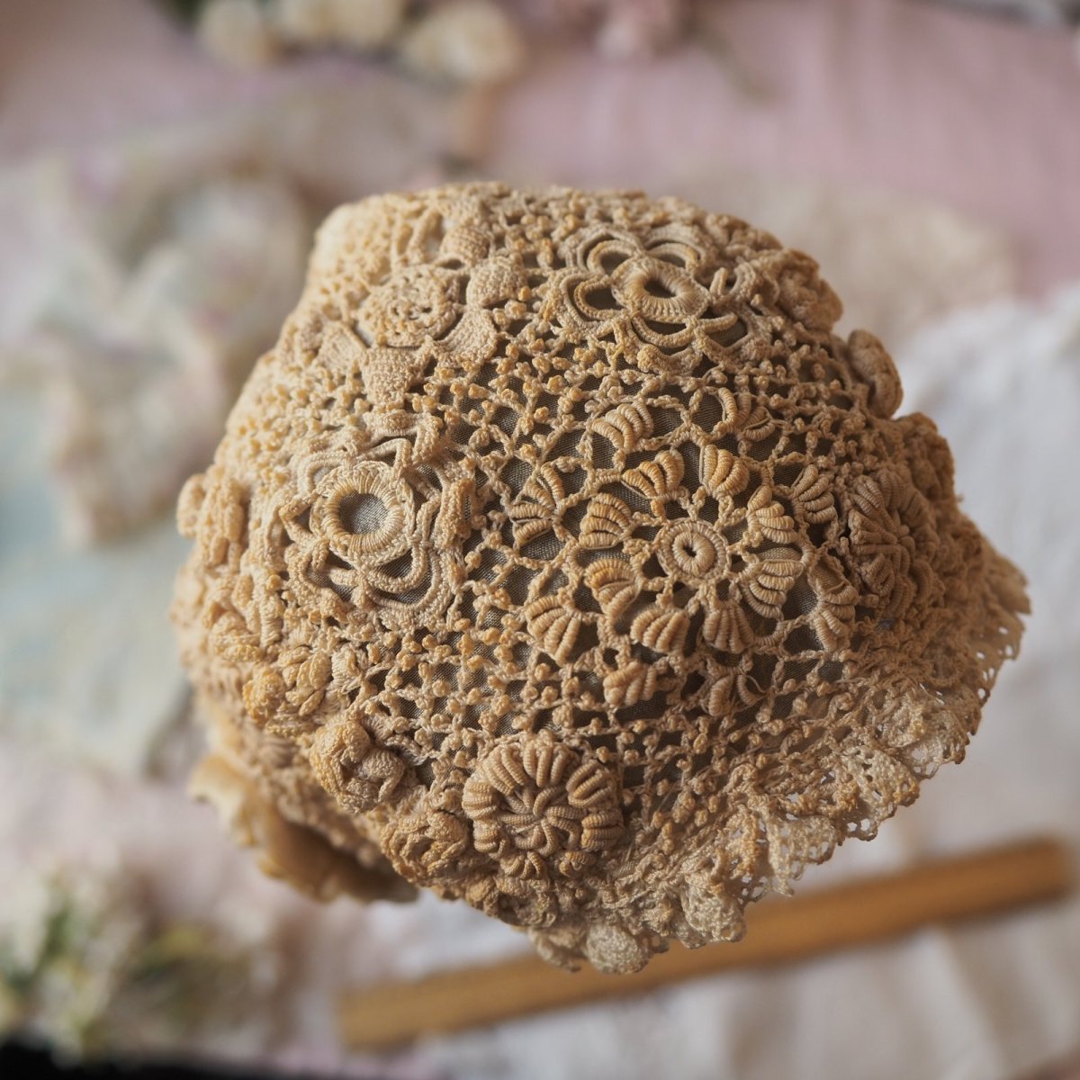 画像15: ベビーorドール用手仕事クロシェレースのボネ／ロゼッタリボン付き (15)