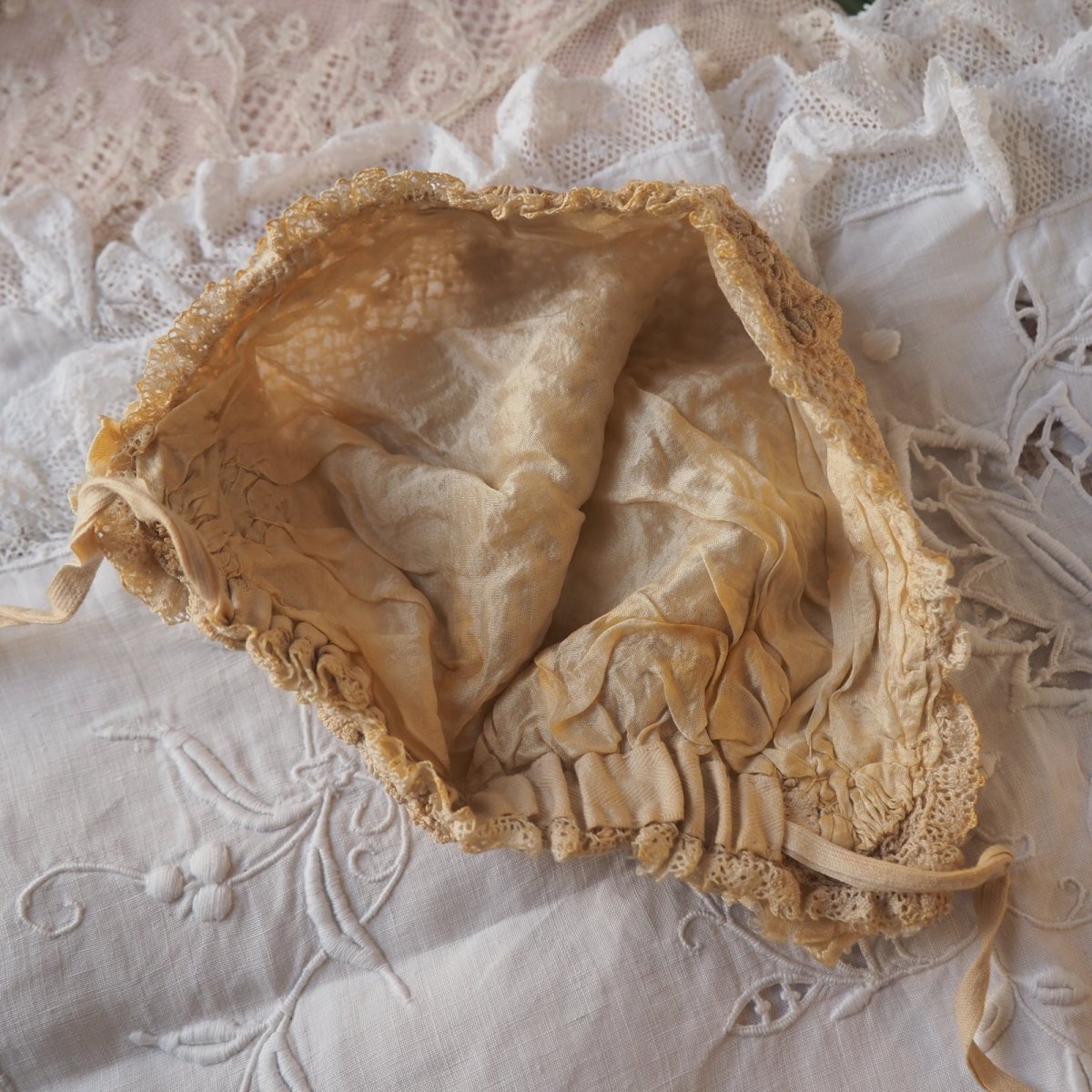 画像9: ベビーorドール用手仕事クロシェレースのボネ／ロゼッタリボン付き (9)