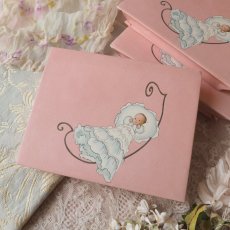 画像15: ピンク色のドラジェBOX、ベビーとゆりかごの紙箱 (15)