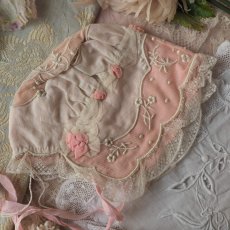 画像6: ベビーボネ、ピンクの薔薇とチュールレース刺繍飾り/シルクのインナー付き (6)